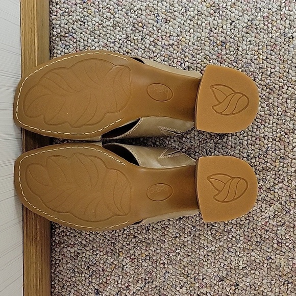 b.o.c. Women's Tan Sandals Sz 8 New Without Tags. Leather Upper - Picture 5 of 6